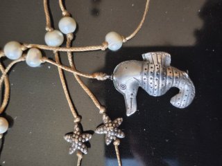 Collana mano perle e cavalluccio marino