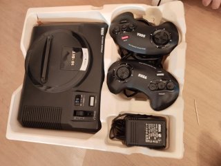 Sega Mega Drive con Sonic The Hedgehog
