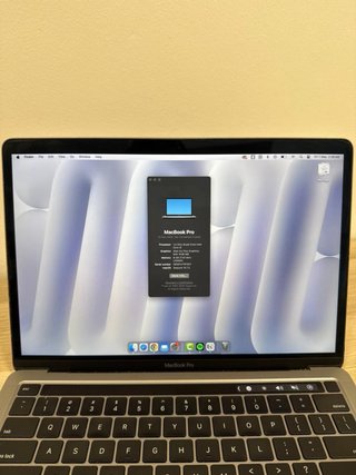 MacBook Pro i5 2020 Plata