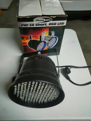 2.Focos  LED RGB Showtec Par 56 Short
