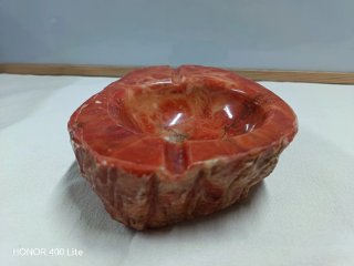 Cenicero de alabastro rojo tallado