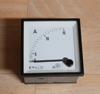 AMPERÍMETRO NUEVO DE 15A - MARCA SACI - TIPO EC4V