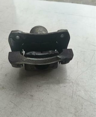 Pinza freno tras izq mazda 2 1.5 black tech 261050