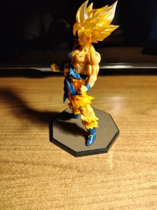 Action Figure Goku Super Saiyan