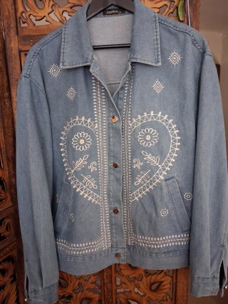 Cazadora tejana Jasmine bordada Talla L