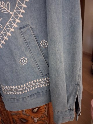 Cazadora tejana Jasmine bordada Talla L