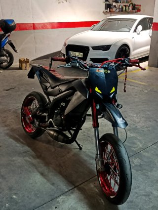 SE VENDE PRECIOSA Aprilia SX 50 ( CON ITV)