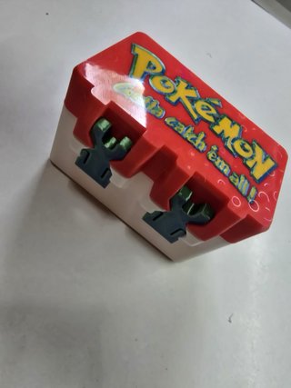 Caja de cartas Pokémon 3D
