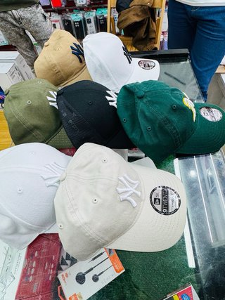 Gorra New Era Verde y Blanca