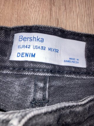 Bermudas vaqueras Bershka desgastadas Talla M