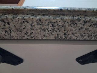 Mesa de cocina granito y metal