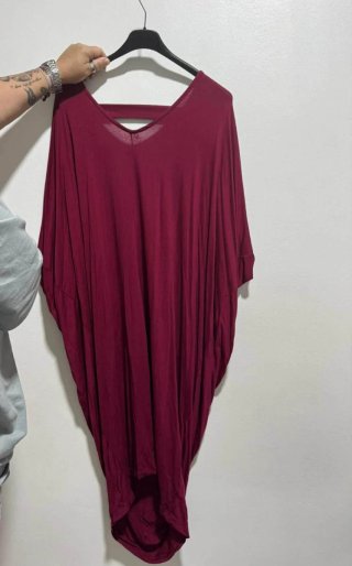Ropa para mujeres nuevas un variados de artículos.