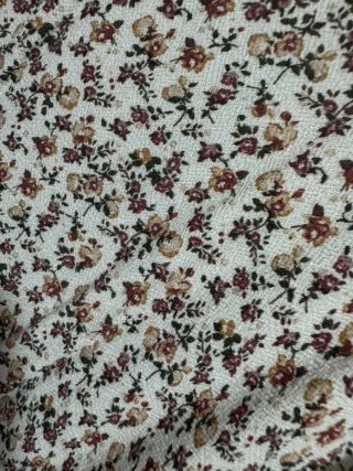 Ropa para mujeres nuevas un variados de artículos.
