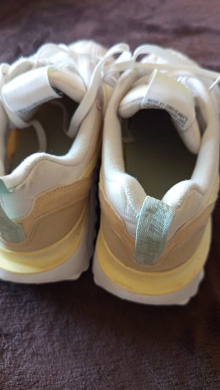 Zapatillas Nike Beige y Rosa