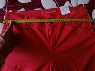 Bermuda mujer roja