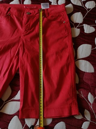 Bermuda mujer roja