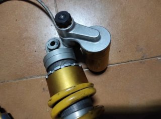 Amortiguador Öhlins Yamaha R1/R6 Carburación