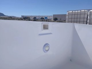 Piscina de poliéster blanca