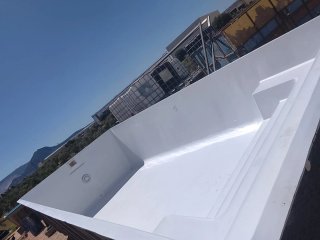 Piscina de poliéster blanca