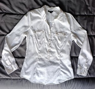 Camisa AMISU blanca elástica. Talla L.