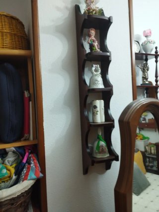 Se vende repisa con figuras o sin figuras Monforte