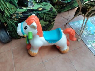 Caballito balancín infantil