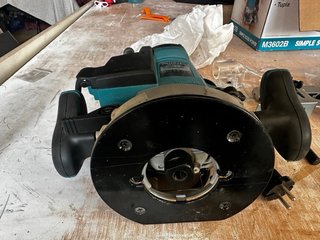 Fresadora Makita M3602B