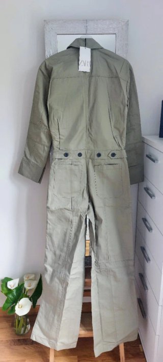 Mono verde militar tipo gabardina