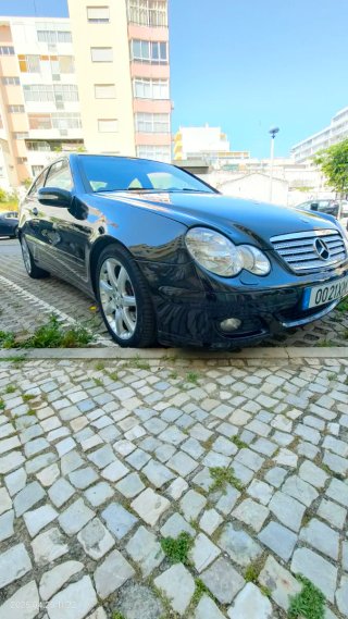 Mercedes-Benz Clase C 2004