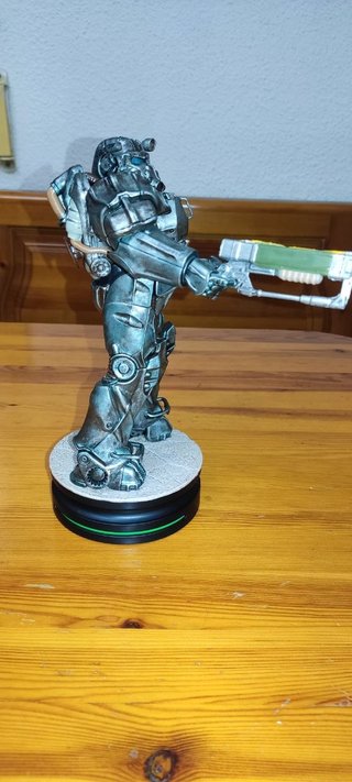 Figura Fallout 4 T-60 Power Armor 23cm