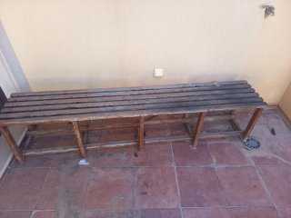 Banco de madera rústico
