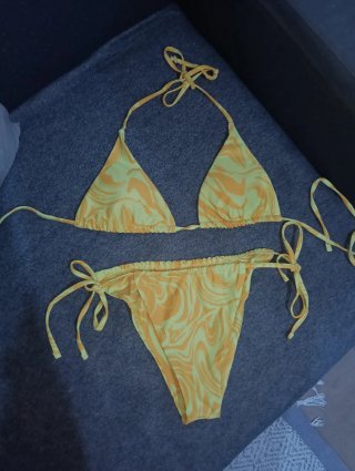 Bikini  Amarillo y Naranja. Talla M.
