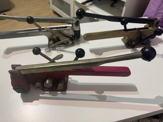 Herramienta flejadora manual