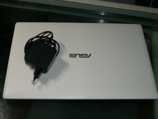 Portátil Asus F553M Blanco y Negro