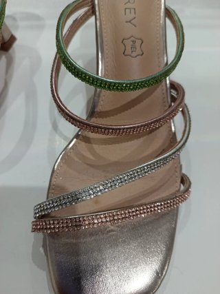 Sandalias Azarey tacón brillantes verano