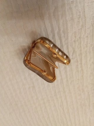 Bolso-monedero de nácar.