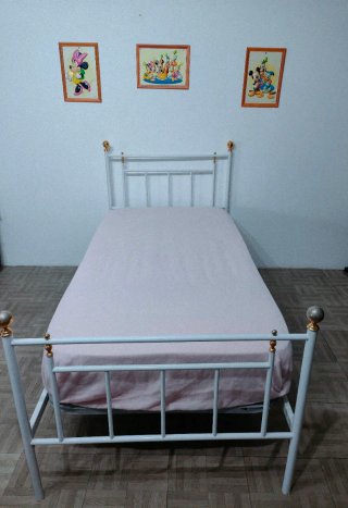 Cama individual de Metal  Regulable en Altura