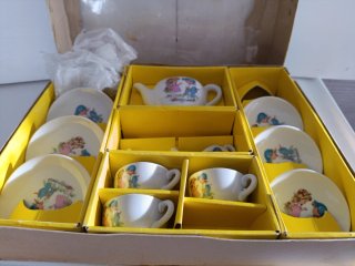 Juego de té infantil antiguo