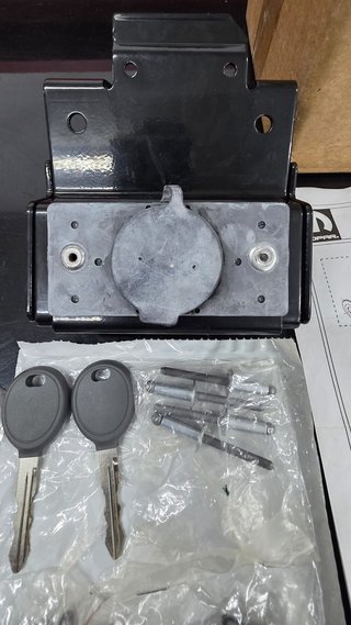 Kit Antirrobo Capó Jeep Wrangler JK 07-17