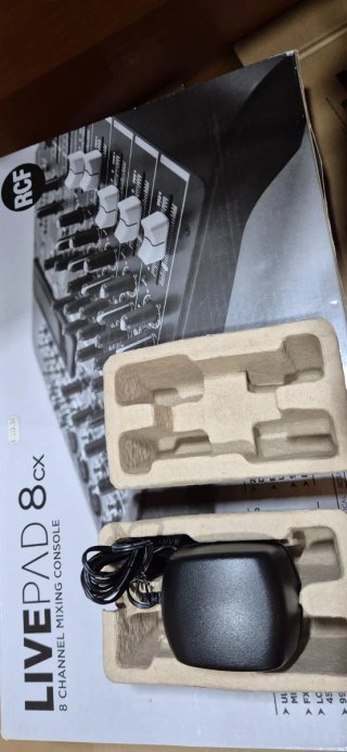 Mesa de Mistura RCF LivePad 8CX