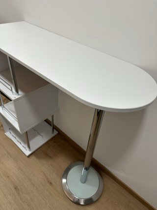 Tavolo ausiliario minimalista in stile bar bianco