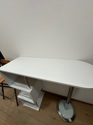 Tavolo ausiliario minimalista in stile bar bianco