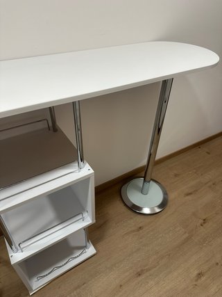 Tavolo ausiliario minimalista in stile bar bianco