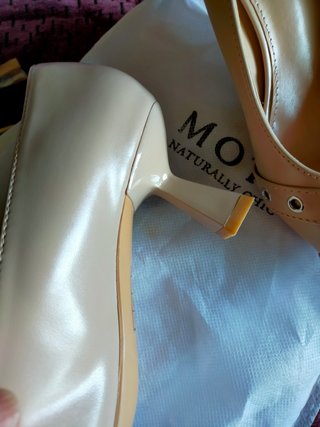 Zapatos tacón bajo beige talla 37