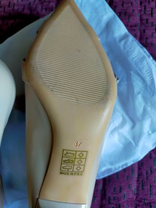 Zapatos tacón bajo beige talla 37