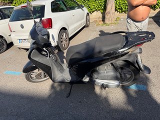 Honda SH 125cc Scooter Automática Negra