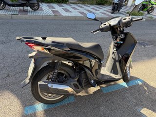 Honda SH 125cc Scooter Automática Negra