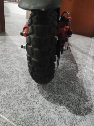 Patinete Eléctrico IENYRID modificado Red Bull KTM
