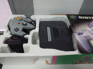 Nintendo 64 Consola Morada y Gris