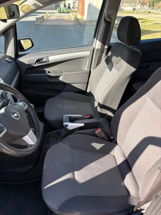 Opel Zafira 2010